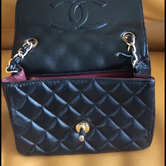 Chanel Handbag - Picture 4 of 7